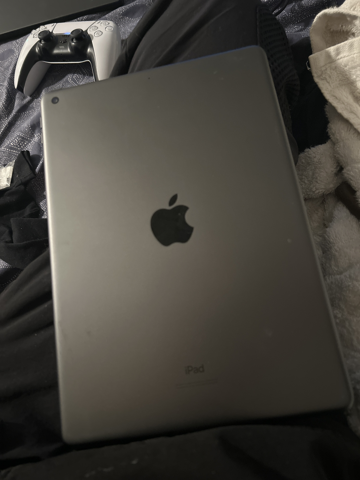 iPad 7th gen - photo 2