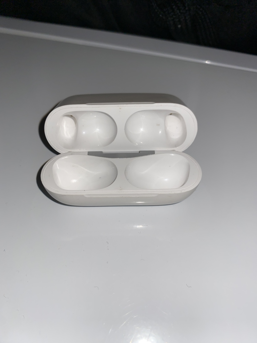 Airpod Pros Charging Case - photo 2