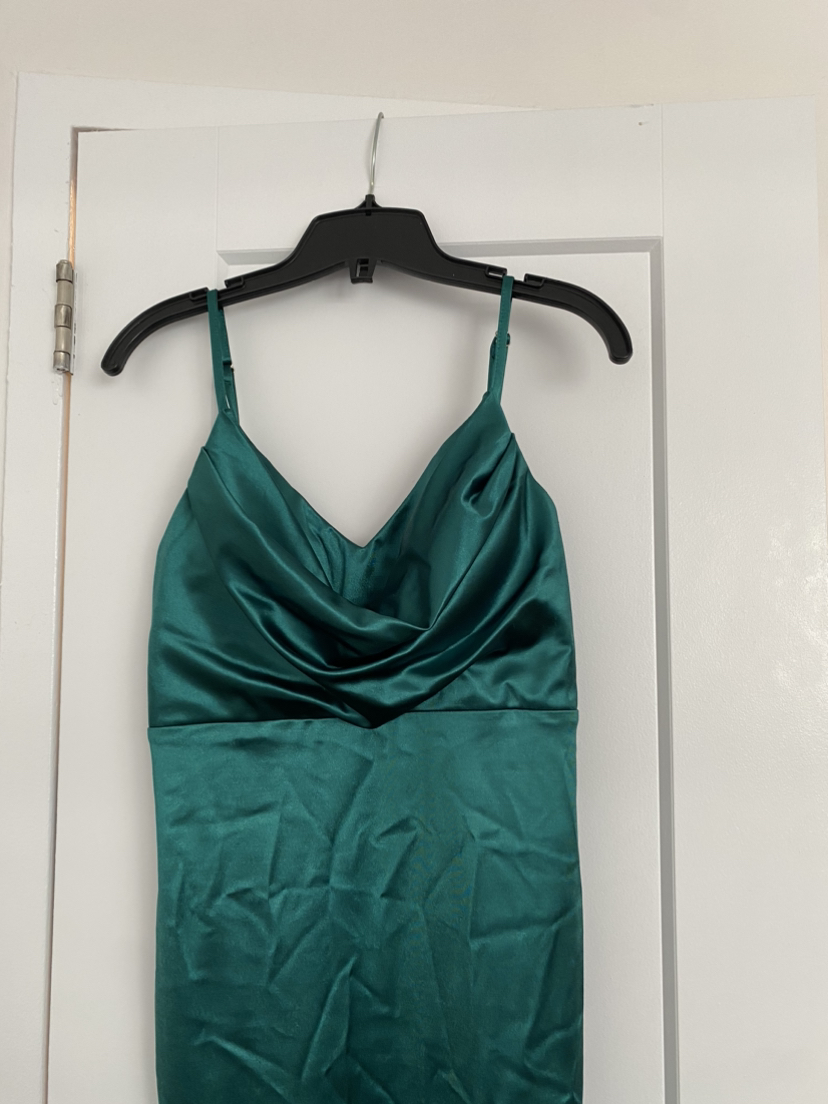 CLOSET CLEAN-OUT: Long Green Dress - Size S 👗 image indicator(2)