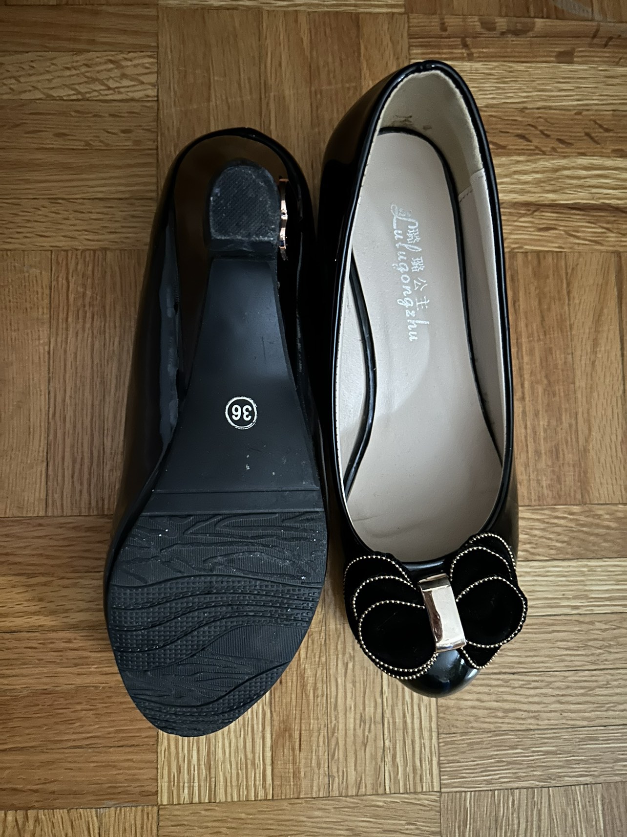 Cute Women Shoes Size 6 image indicator(2)