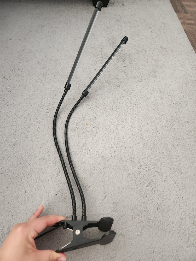 clip on desk lamp/ growing light - photo 2