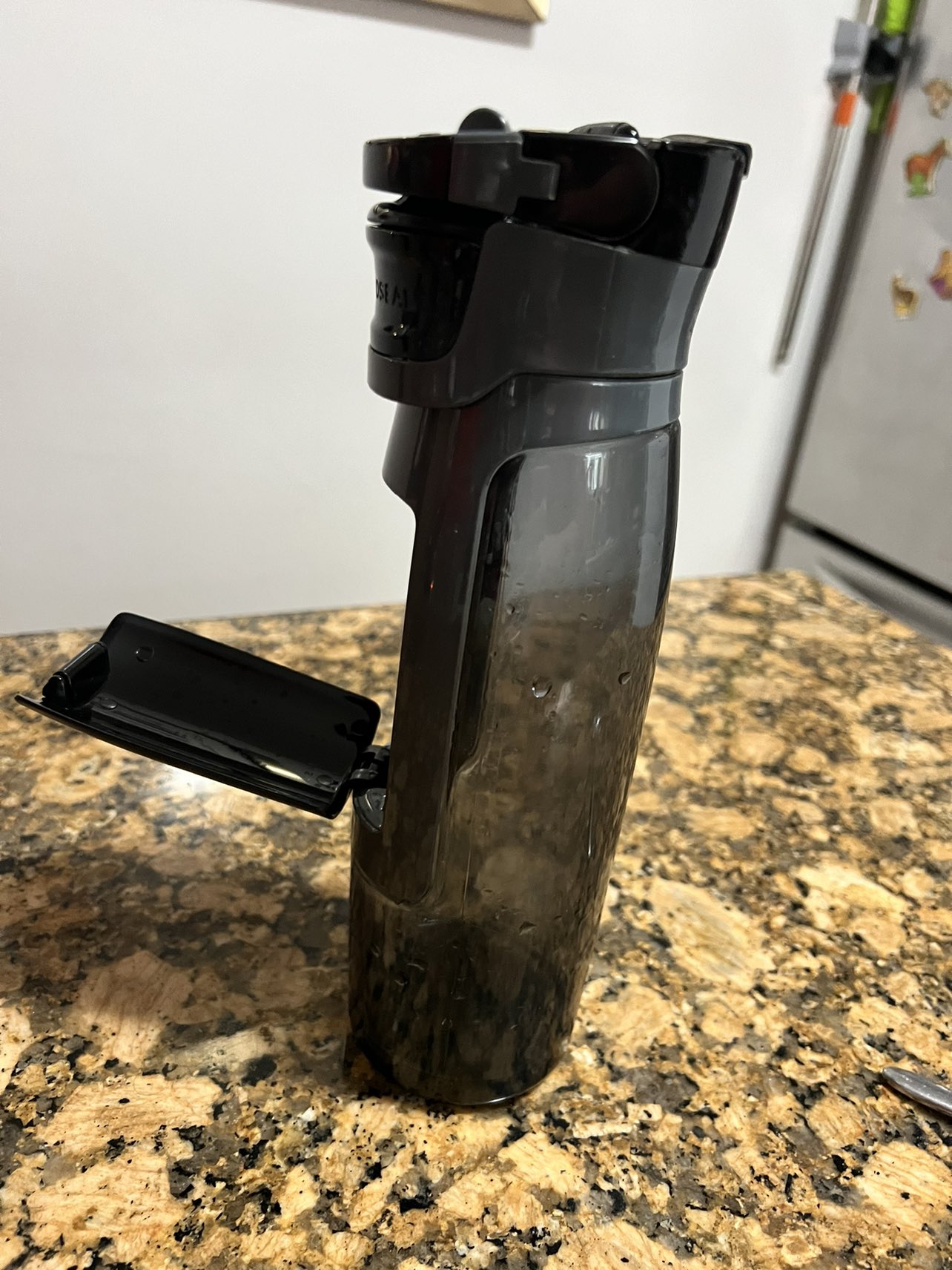 Water bottle freecycle🥕 - photo 3