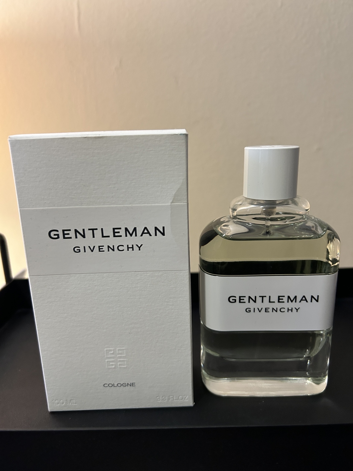 Givenchy Gentleman Cologne (+ free samples) image indicator(2)