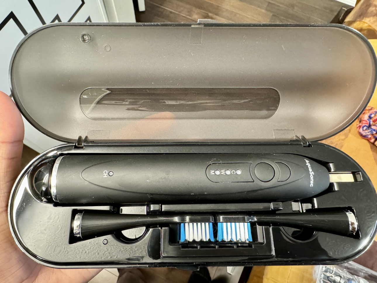 Aquasonic Wireless Charging Electric Toothbrushes - photo 4