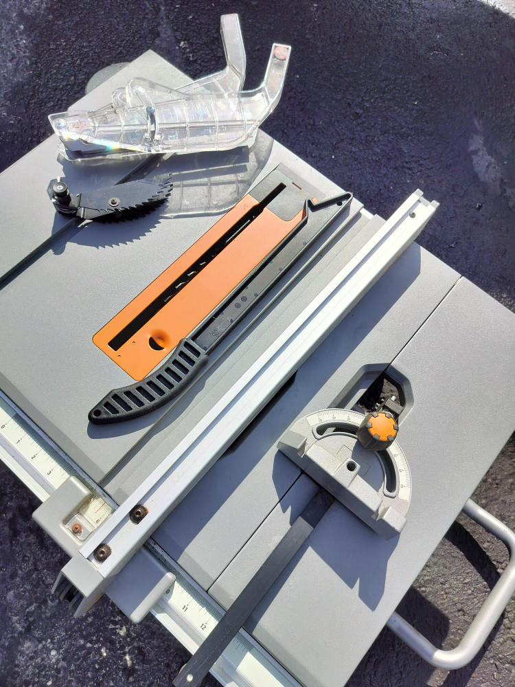 Ridgid Table Saw - 10 Inch on Wheels - photo 3