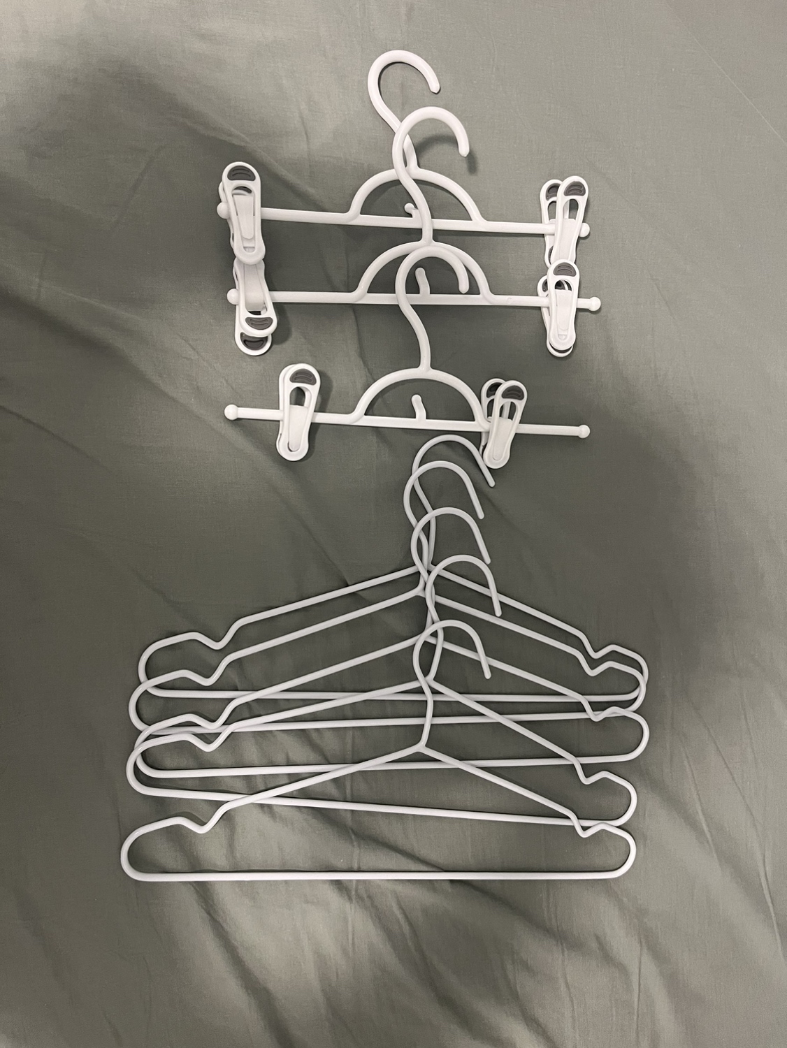 3 pants clips & 5 metal hangers