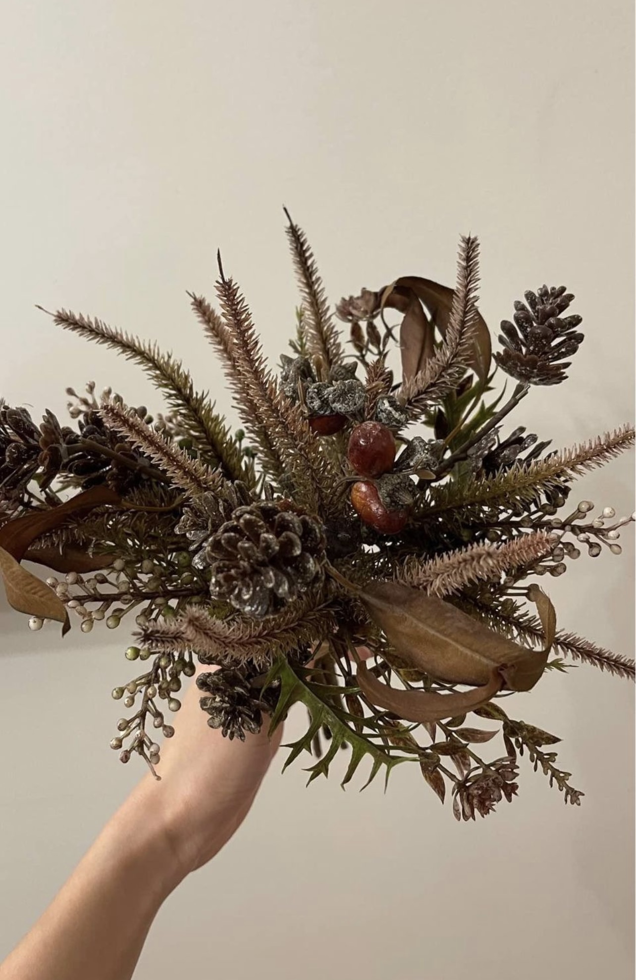 Brand new Christmas bunch of artificial flowers image indicator(3)