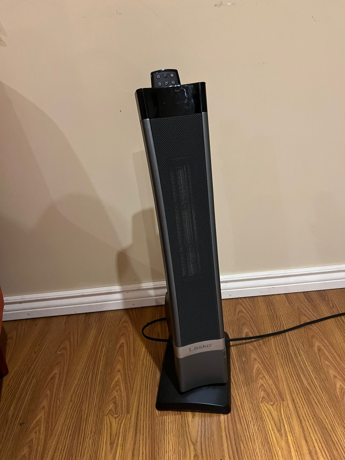 Lasko Ceramic Heater with Remote Control thumbnail