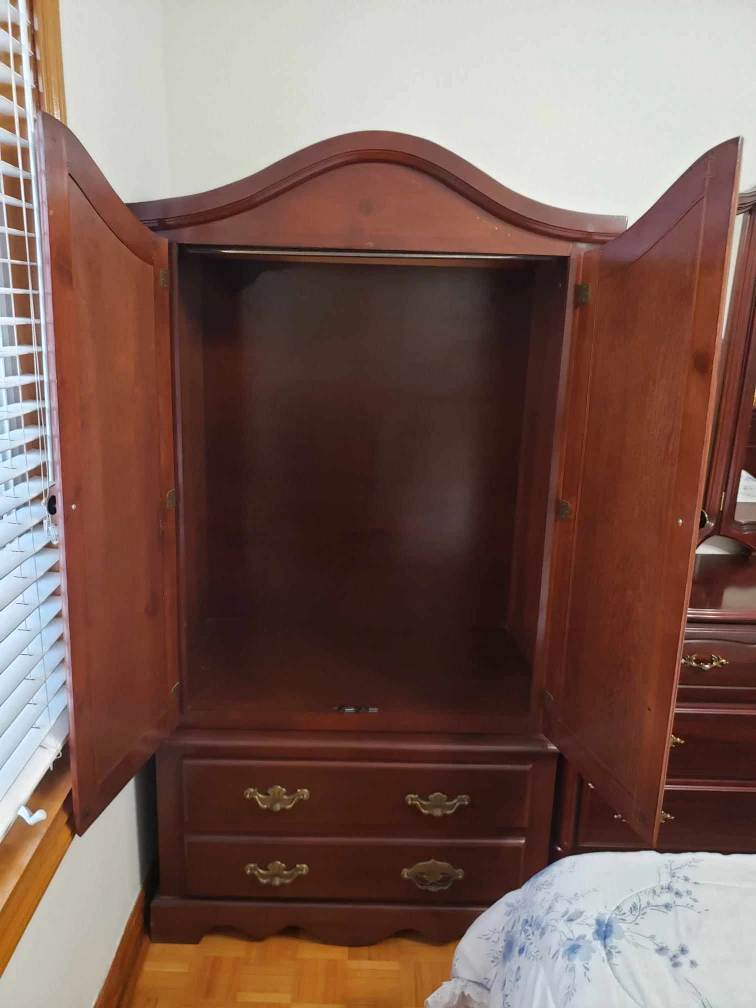 Wardrobe - photo 2
