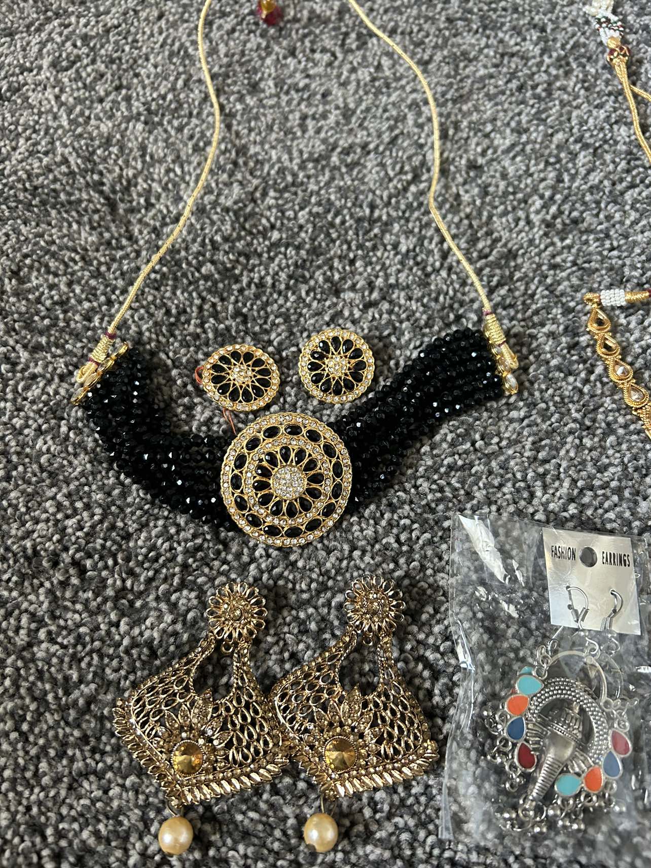 Artificial jewelry - photo 4