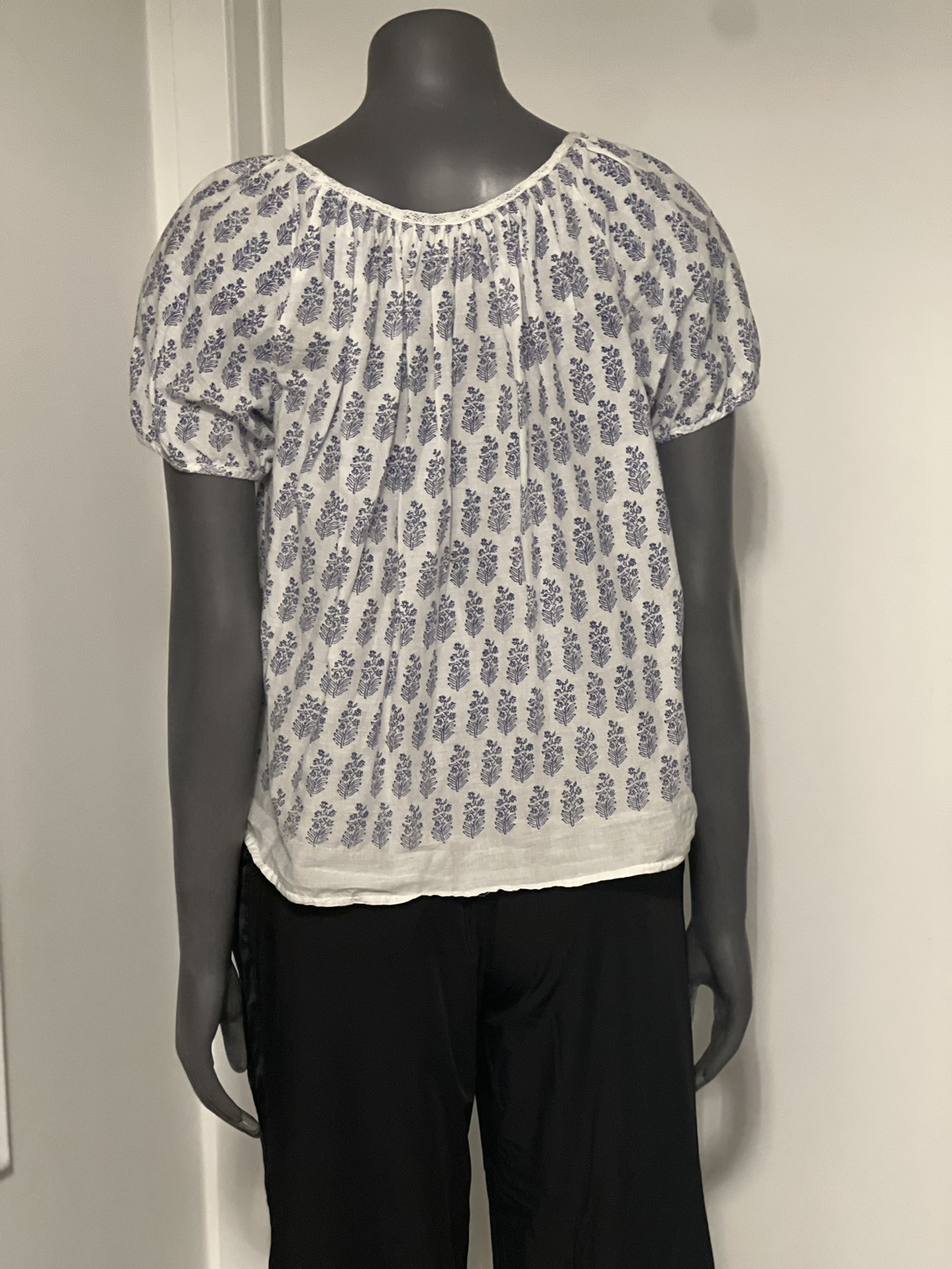 Nili Lotan top image indicator(2)