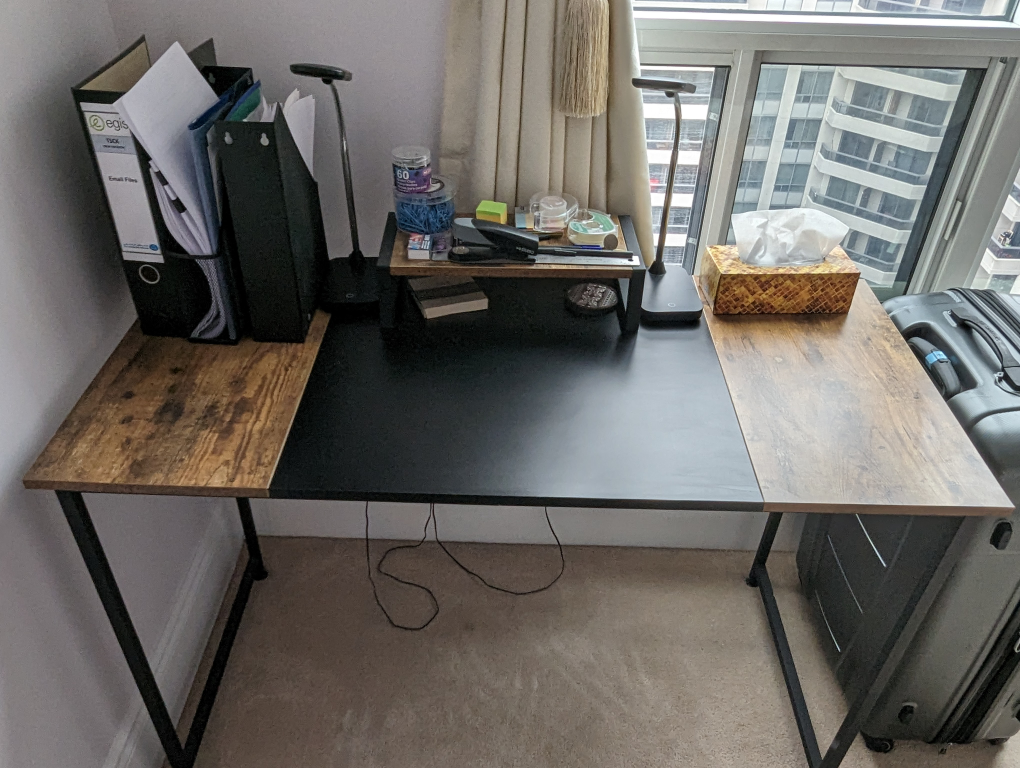 Sturdy desk with free table lamp and desk chair