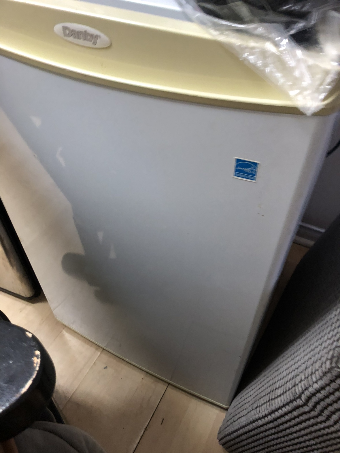 2 bar fridges mini one stainless steel other white one - photo 3