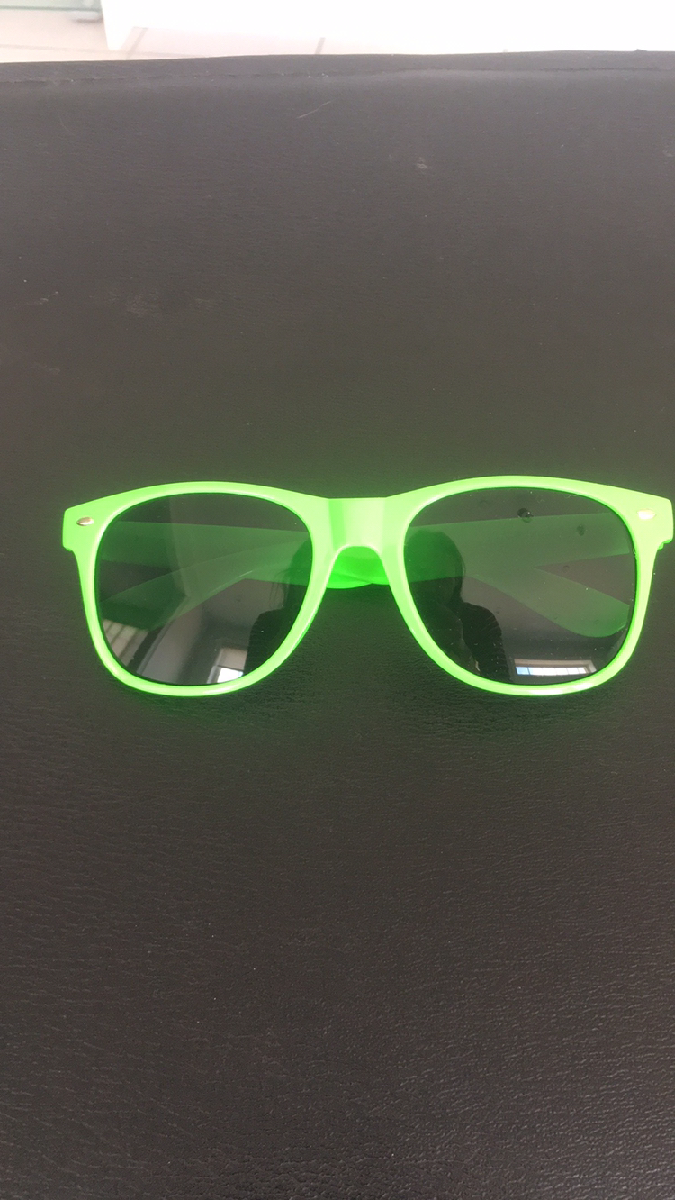 Molson Canadian St. Patrick’s Day Green Sunglasses UV400 image indicator(3)