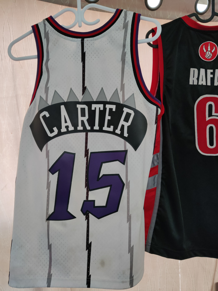Raptors game jersey ( Vince Carter #15)  size small image indicator(2)