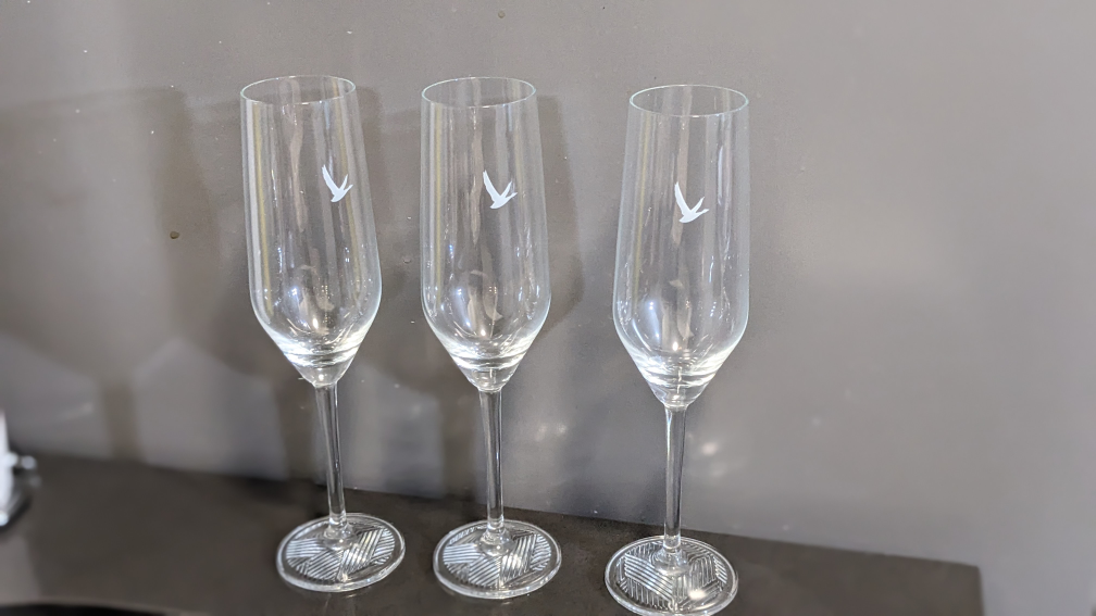 Set of 8 Embossed Champagne flutes