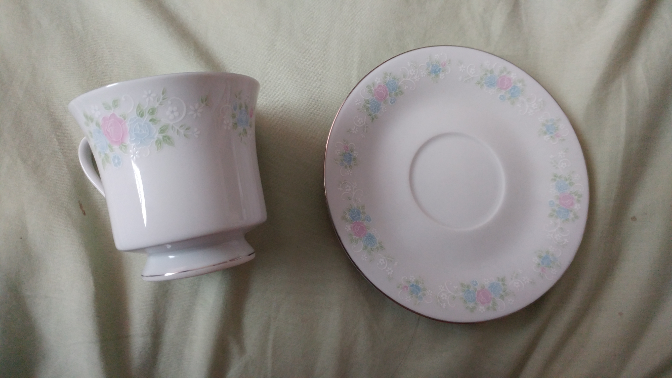 Vintage tea cup and saucer set (set of 3) - photo 3