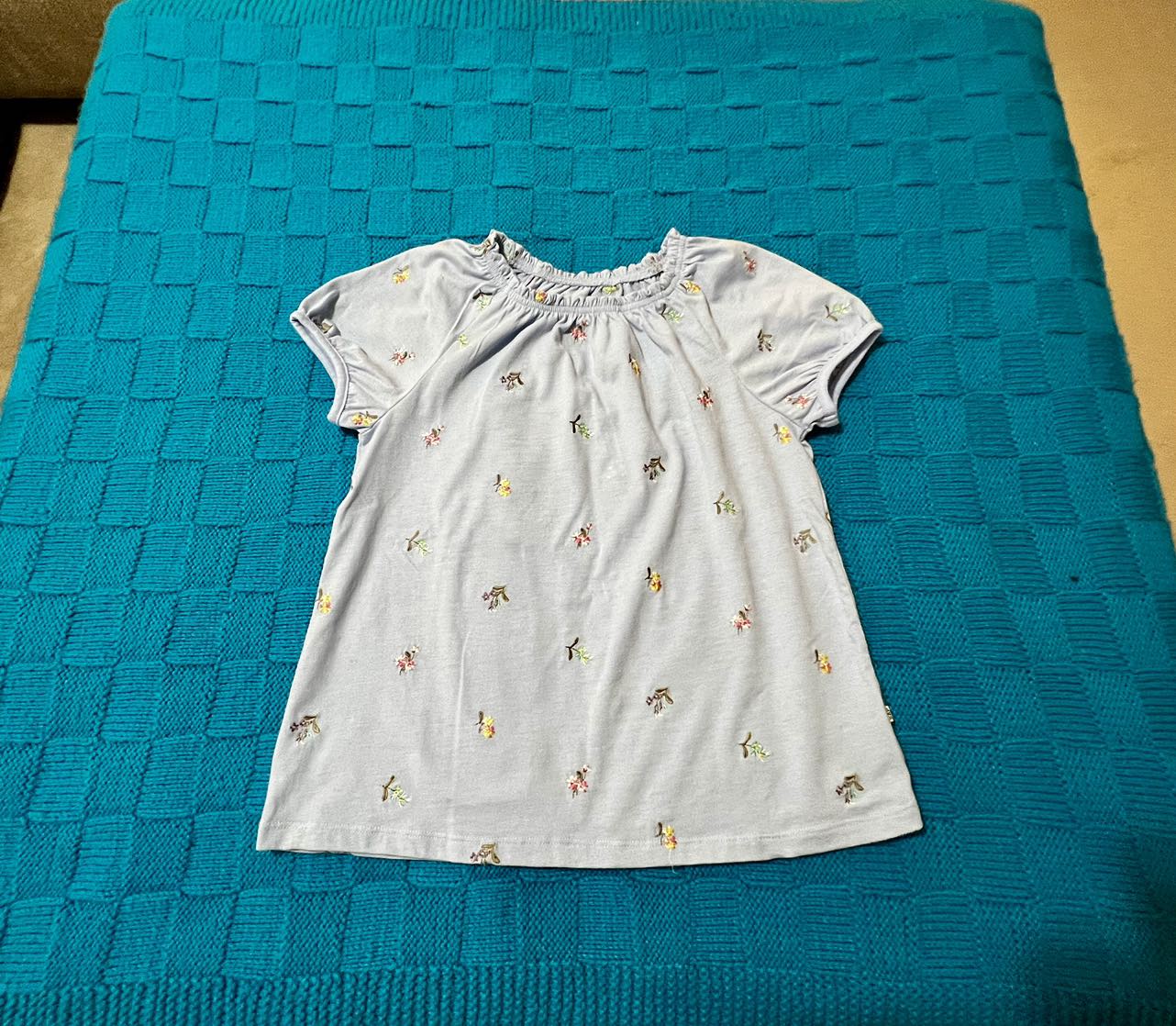 GAP top size Large (10) thumbnail