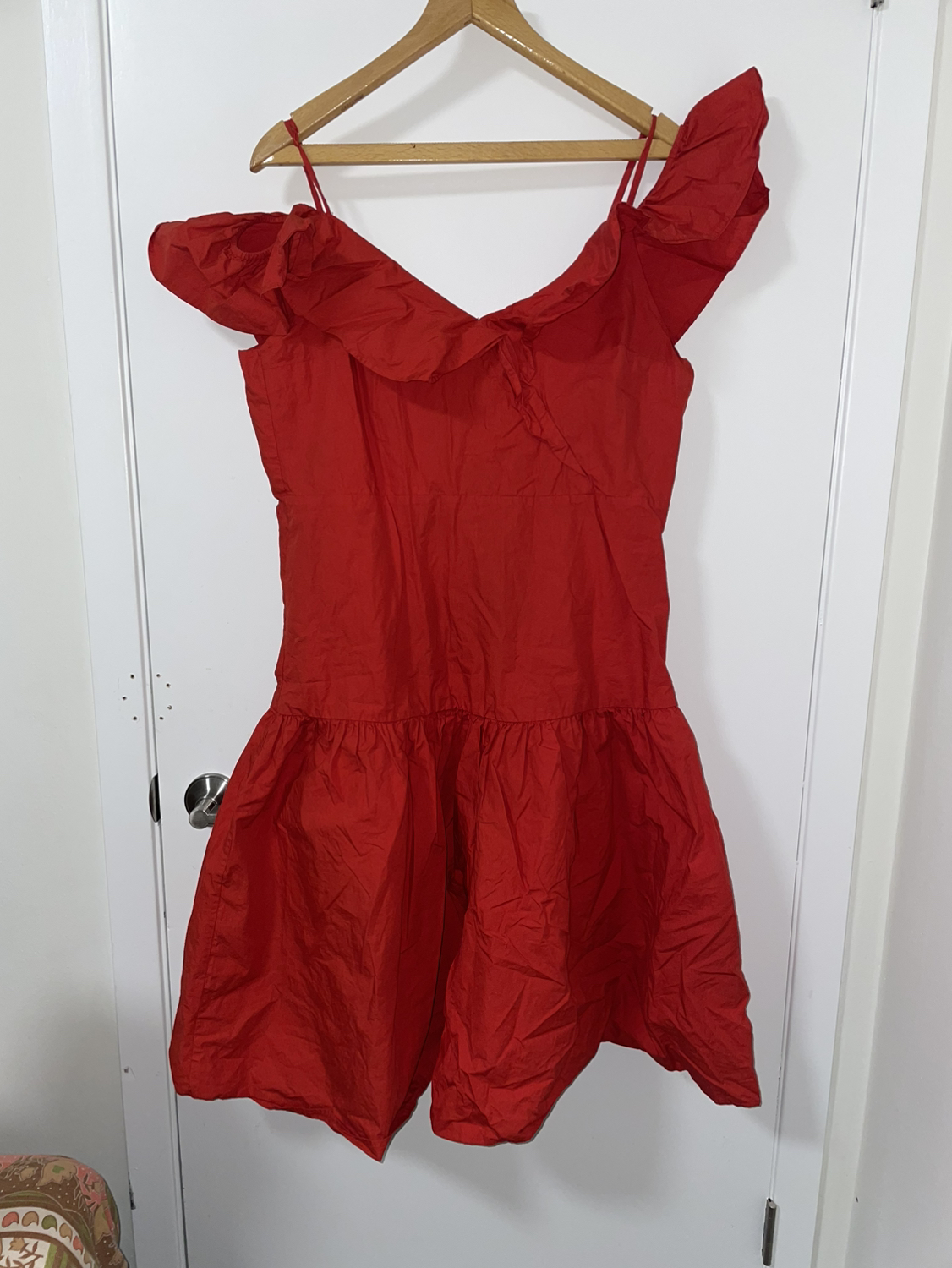 H&M Pretty little red dress Day 5🥕
