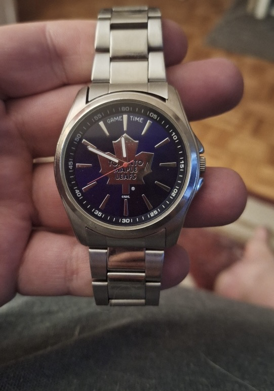 Men’s watch thumbnail