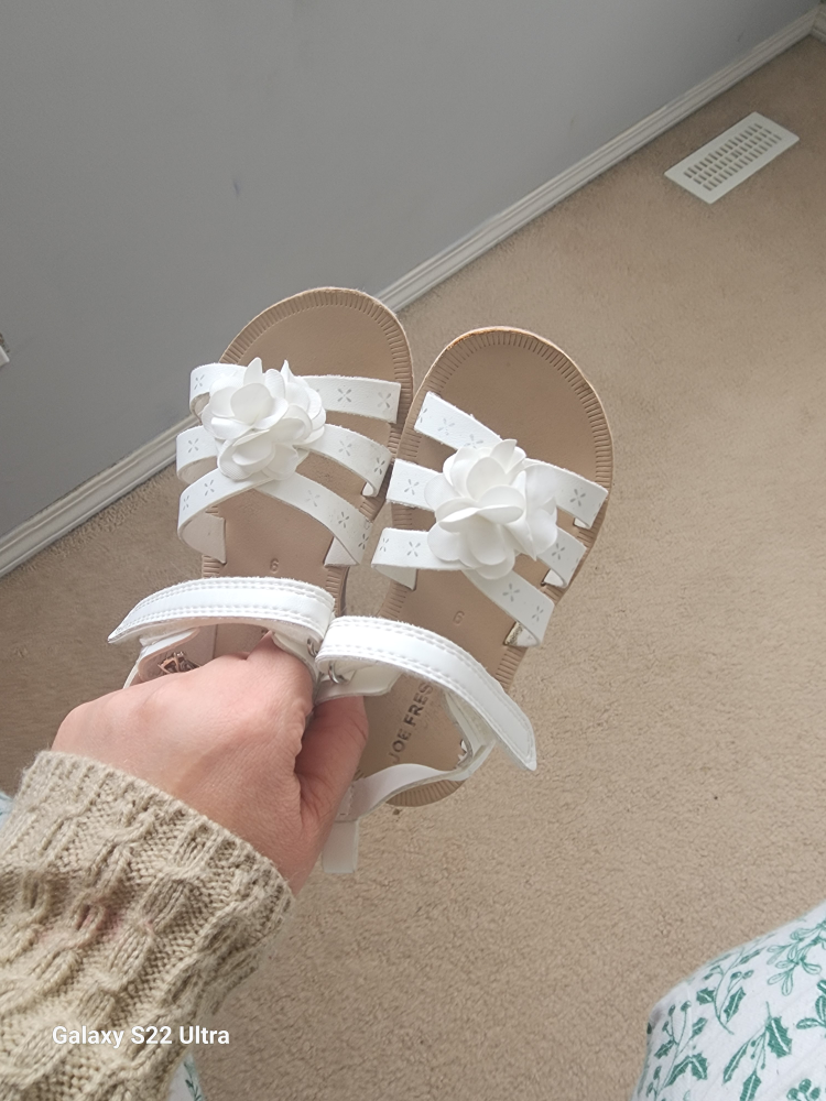 how fresh kids sandles size 6