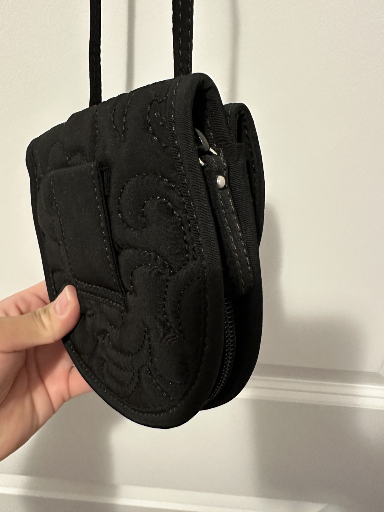 Vera Bradley Black mini purse image indicator(4)