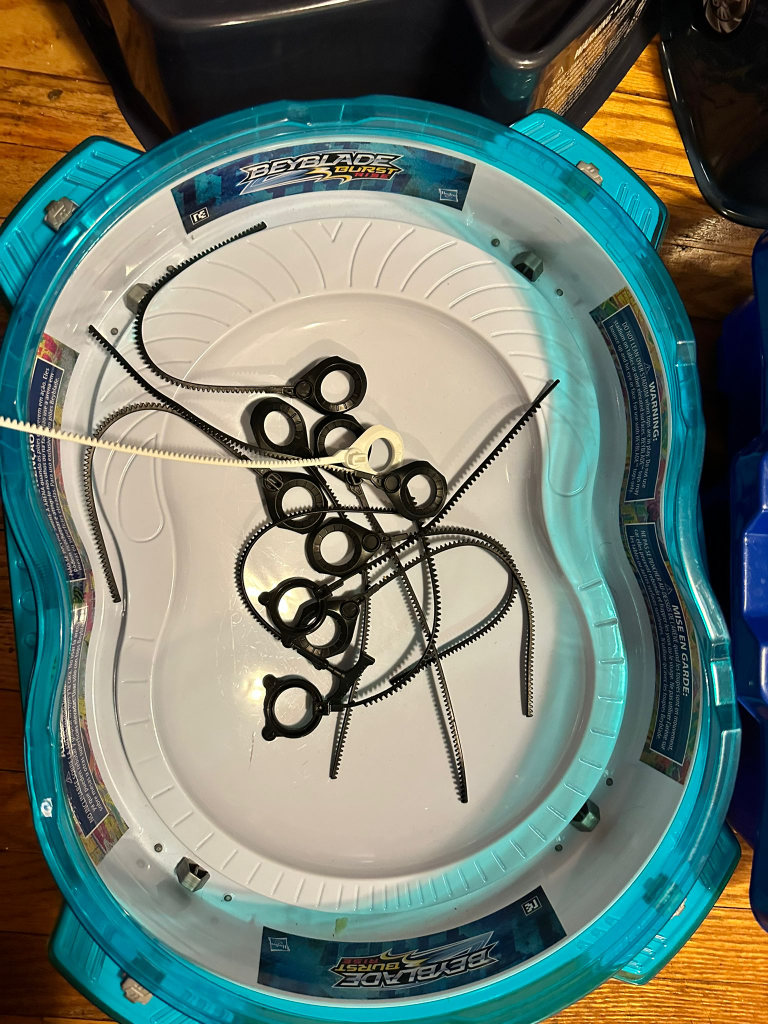 beyblade sets. - photo 3