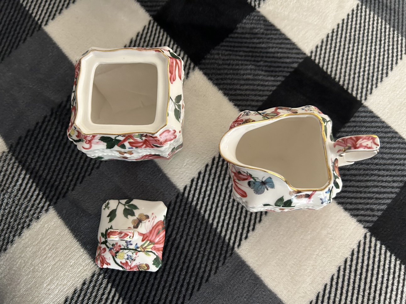 Tea Set and Pecksniff’s England Candles image indicator(5)