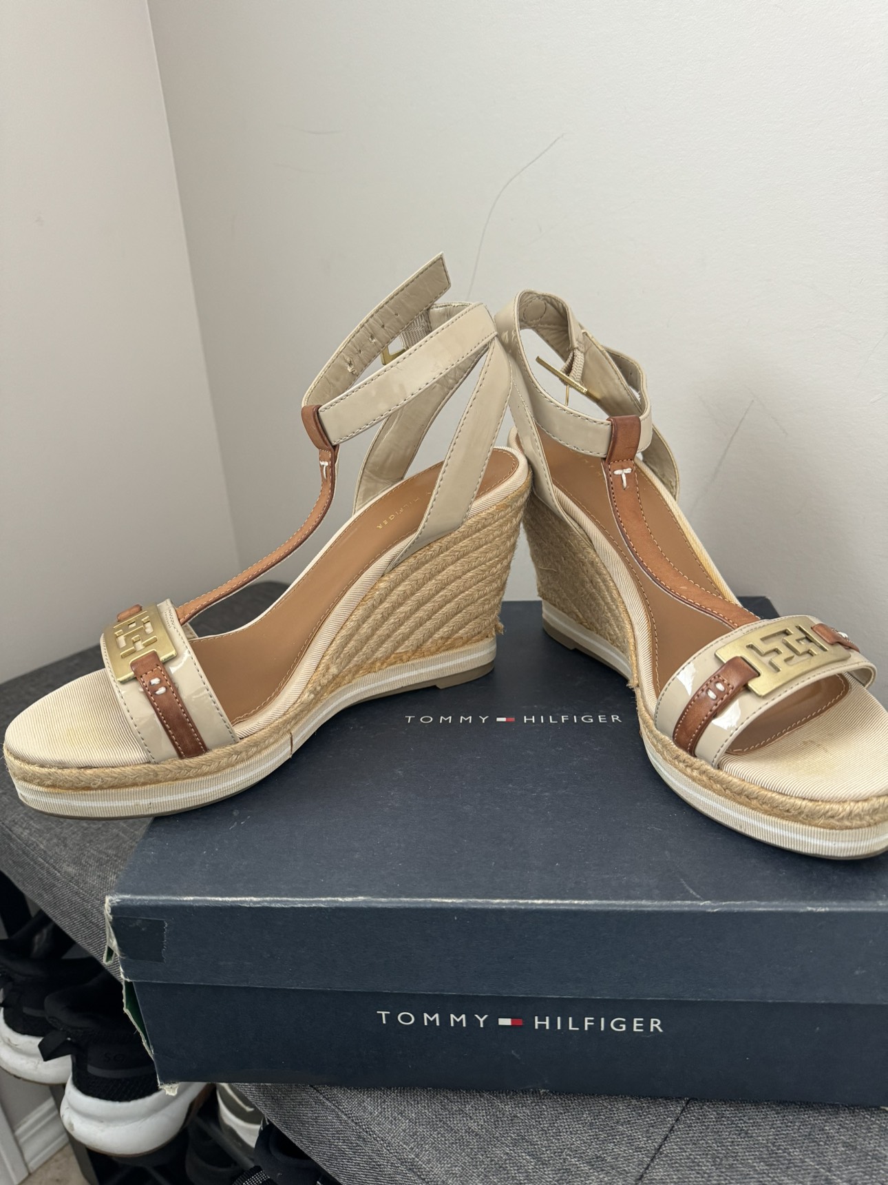 Tommy Hilfiger Wedge sandals - photo 4