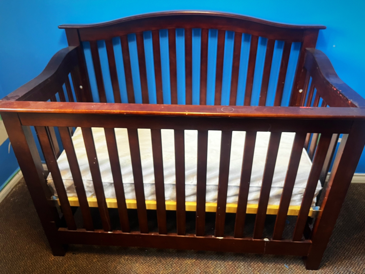 Loved infant/toddler Crib image indicator(3)