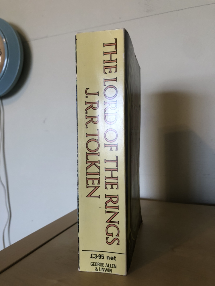 Vintage ‘Lord of the Rings’ 1975 UK Printing Paperback - photo 2