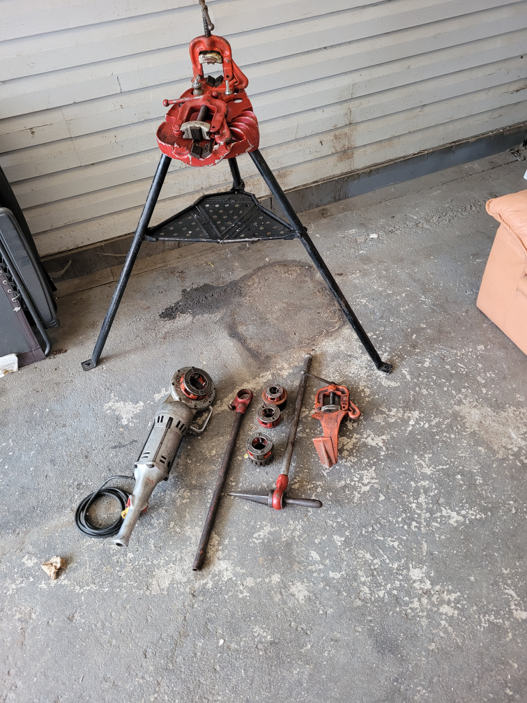 rigid 700 pipe threader and accessories