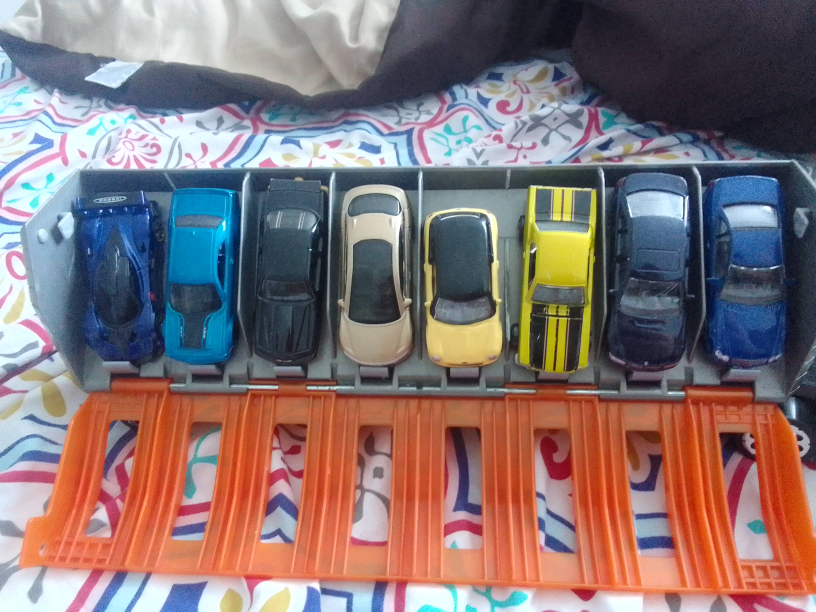 hotwheels cars and trailer - photo 2