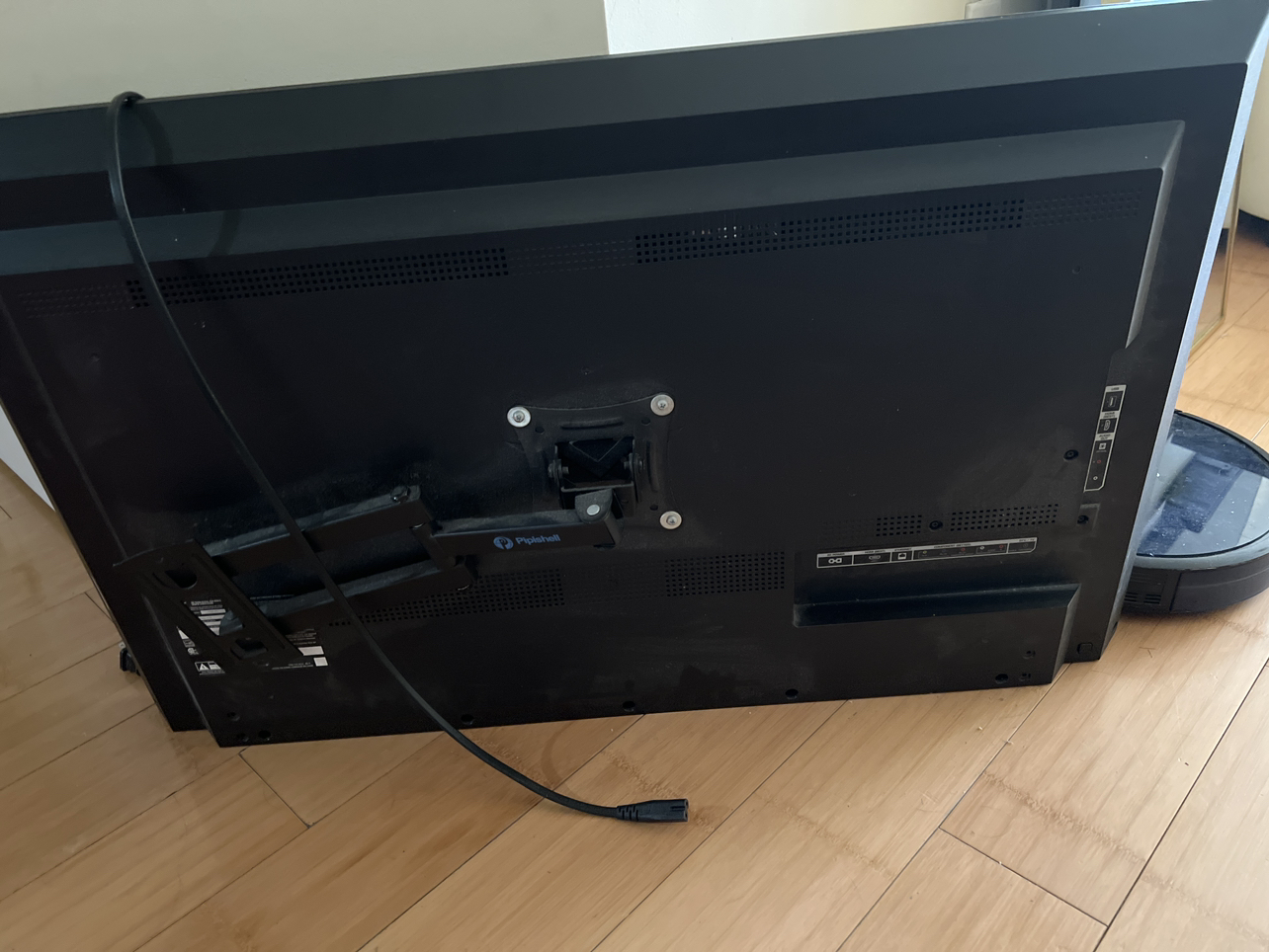 Vizio 32” TV - photo 2