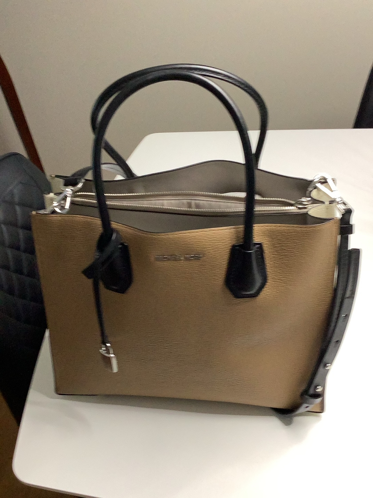 Authentic Michael Kors Bag - photo 2