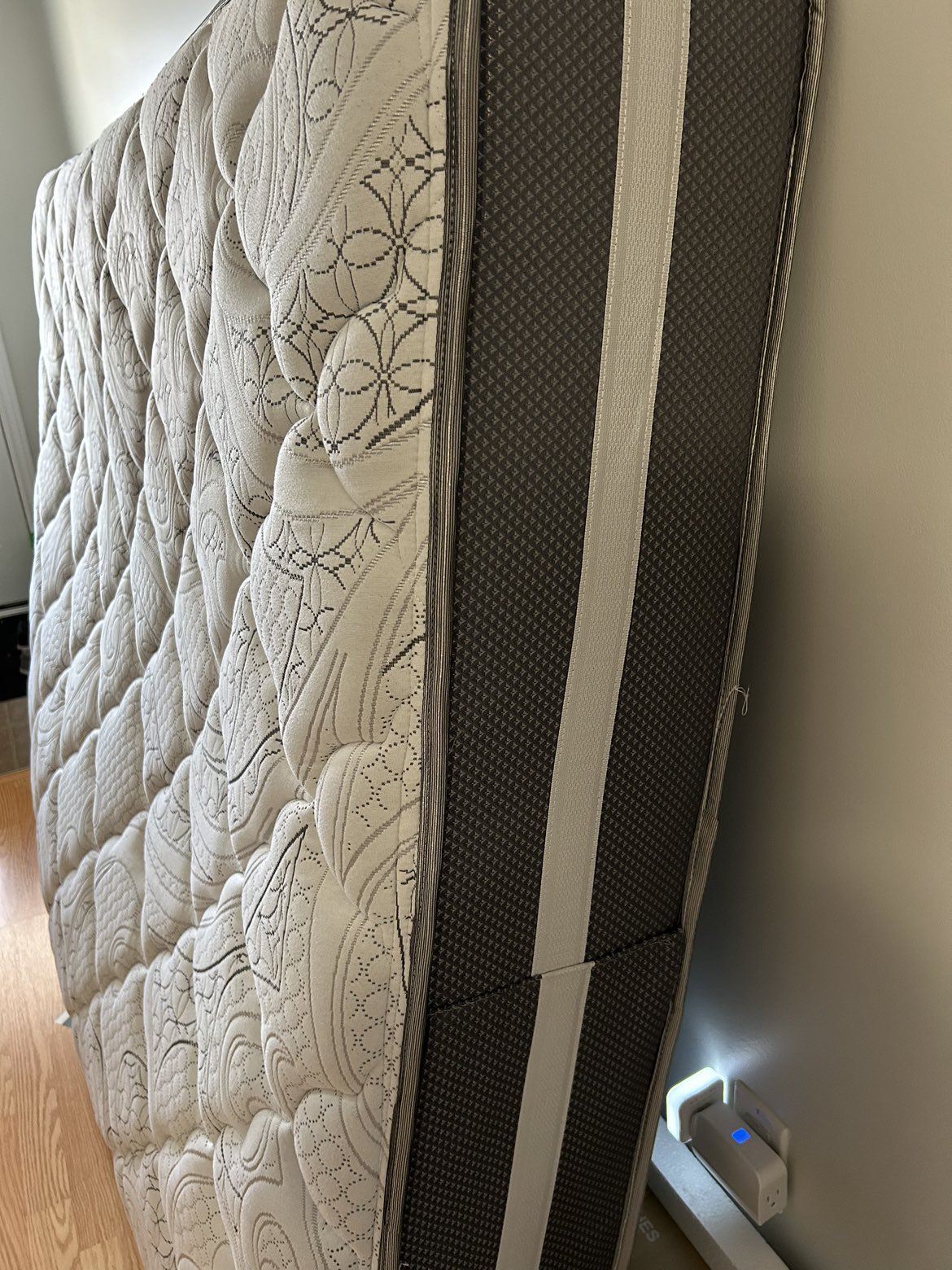 Used Queen Size Mattress - photo 2