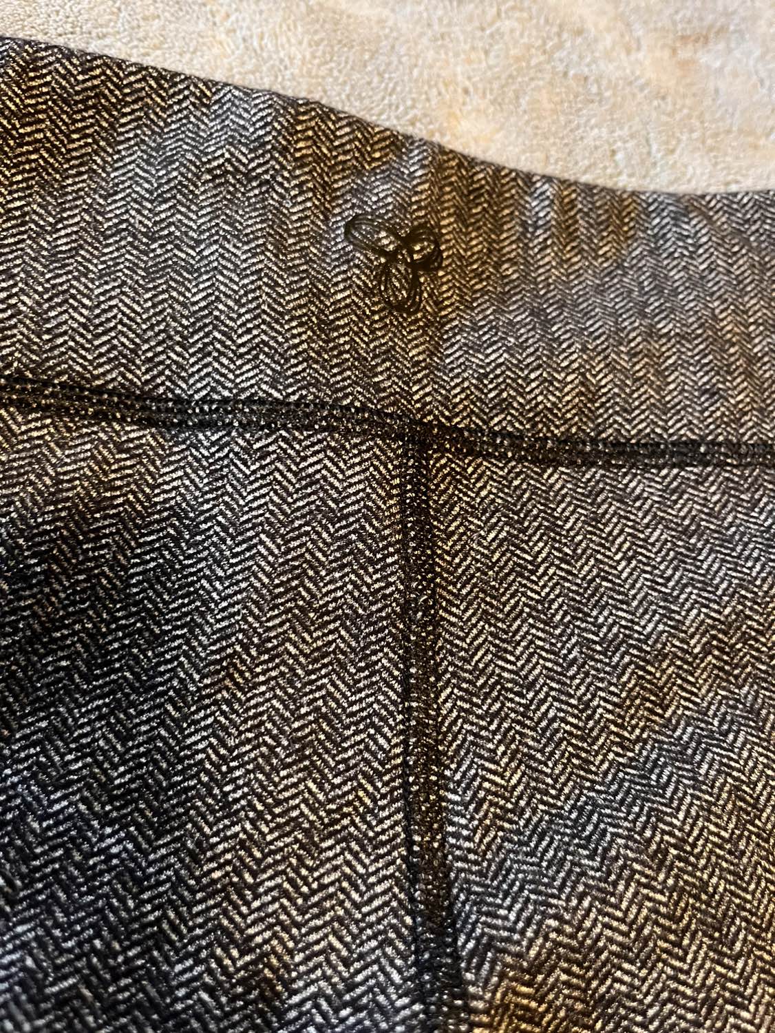 Pre-loved TNA LEGGINGS image indicator(3)