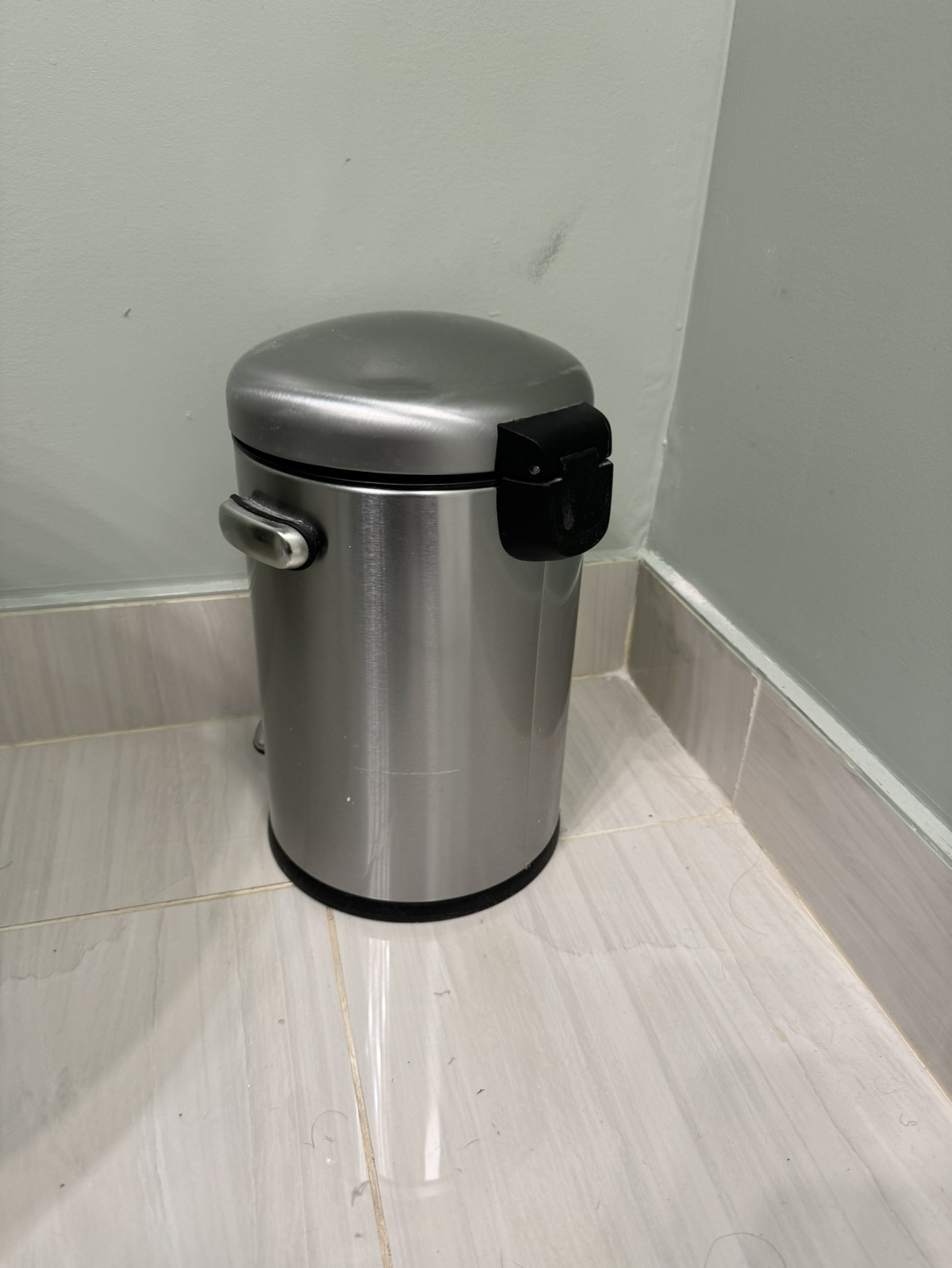 Simplehuman small garbage bin