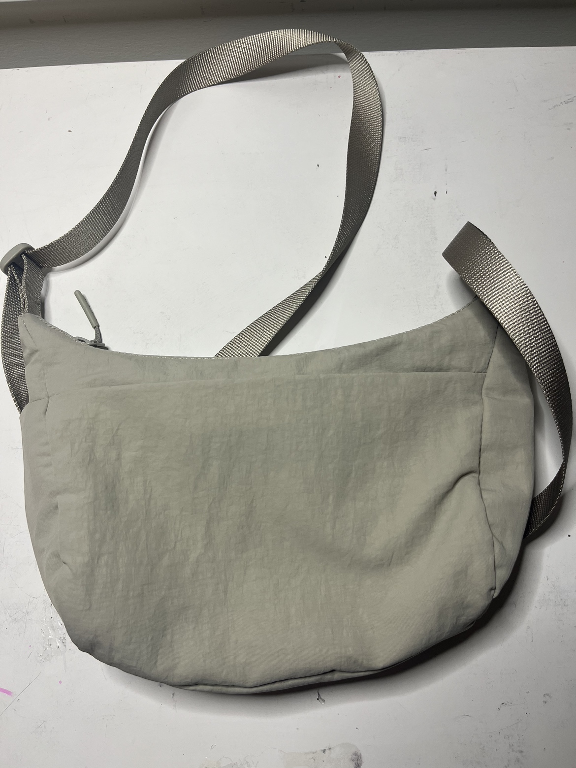 Lululemon Sling crossbody bag image indicator(2)