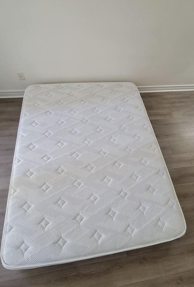 Kingsdown Queen sized mattress thumbnail