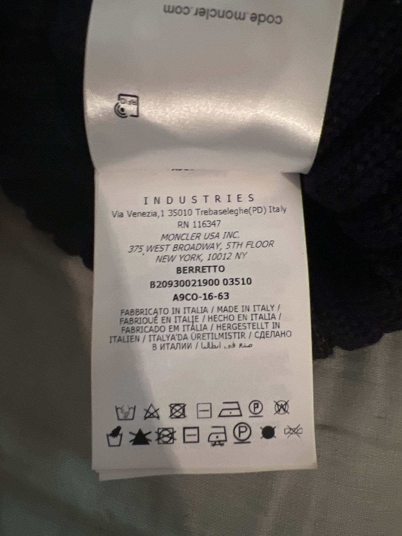 Moncler Berretto fox fur pom pom hat image indicator(4)