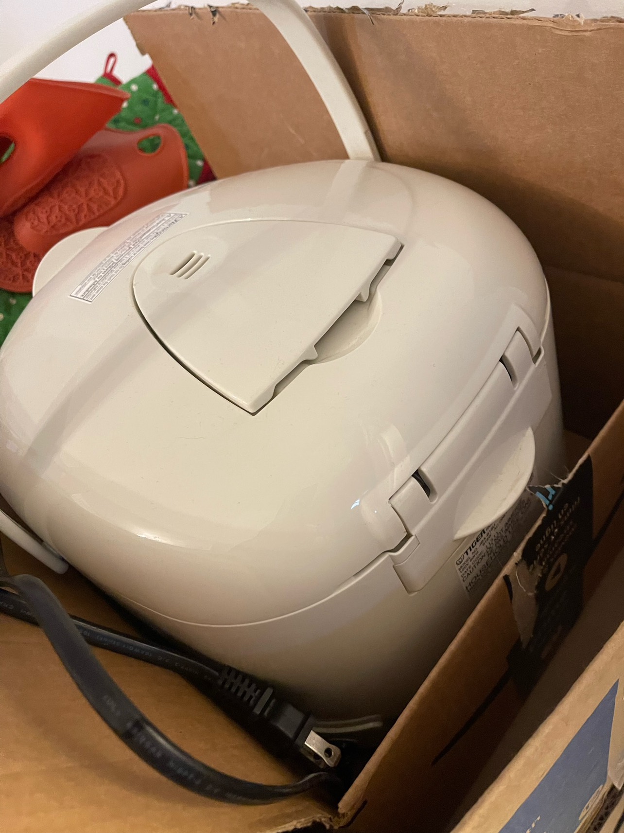 Rice cooker like new / can deliver with small fee image indicator(3)