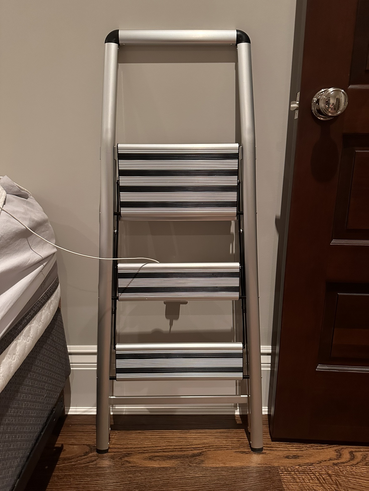 3 steps ladder