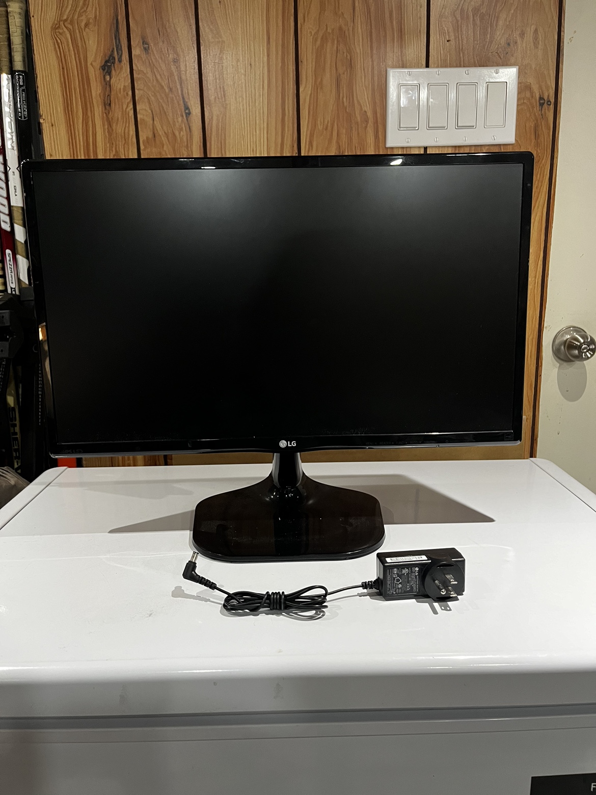 24 inch LG computer monitor