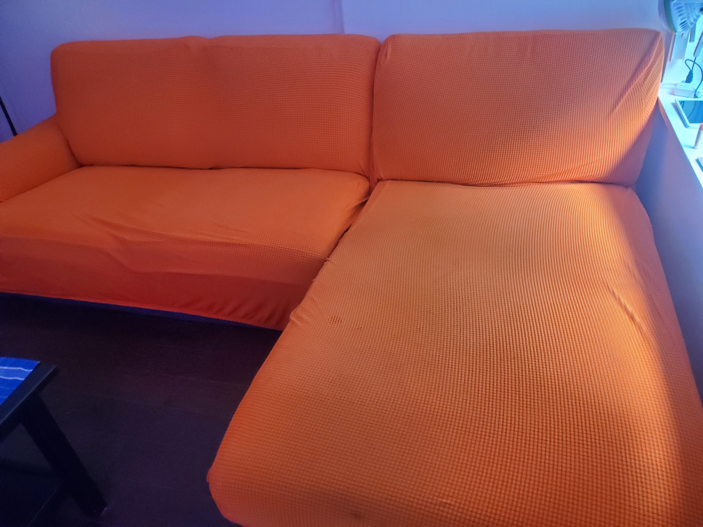 kivik couch image indicator(3)