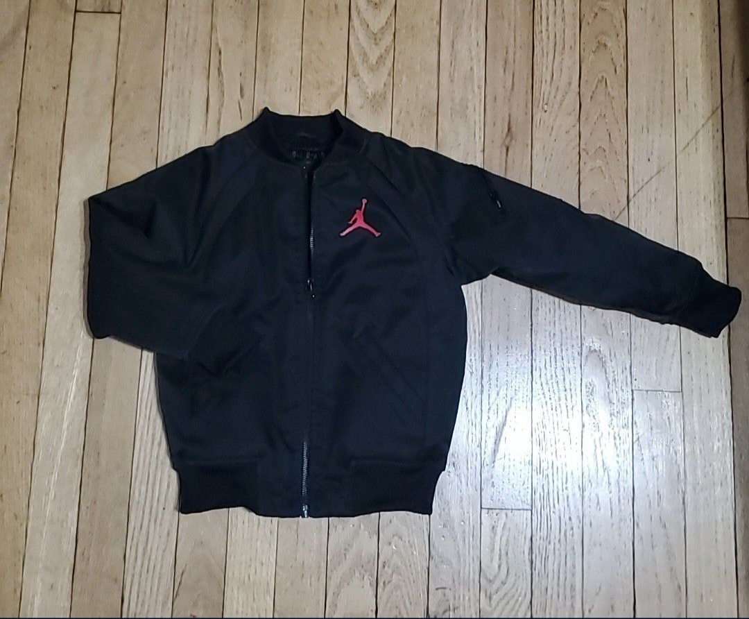 Bomber Jordan jacket (Size 4 for kids)