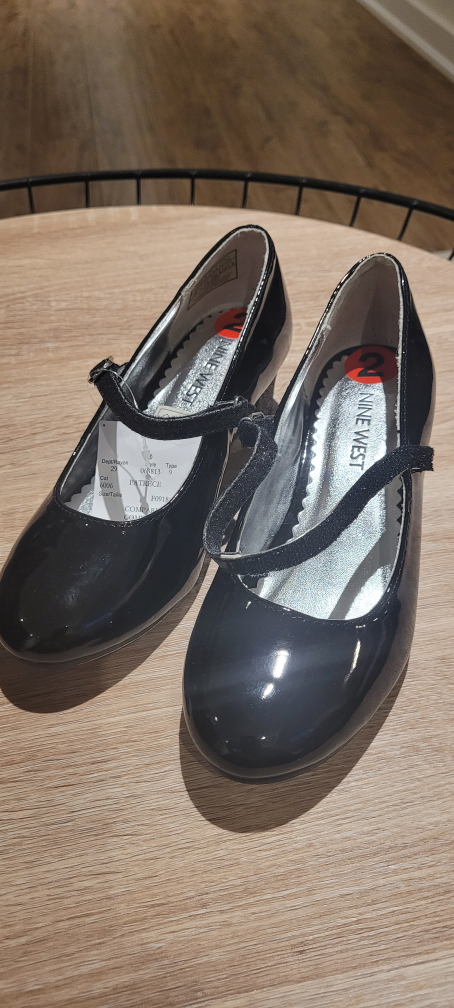 Girls Nine West Shoes Size 2 image indicator(2)