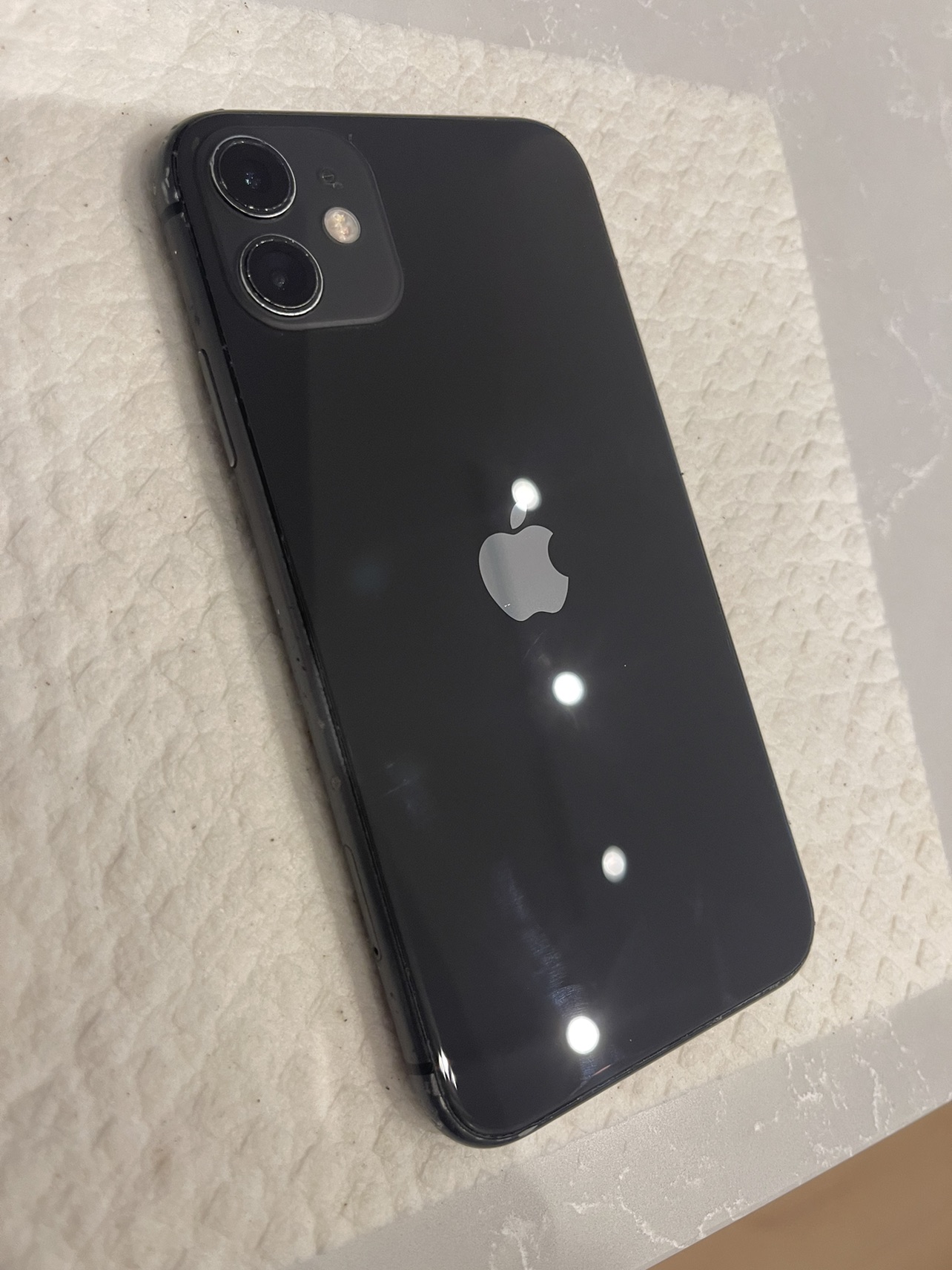 iPhone 11 🔋83% 64gb 8/10 condition - photo 3