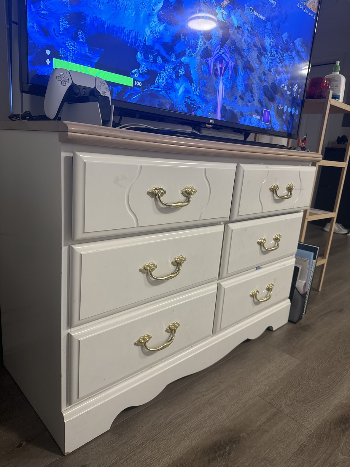 Moving out sale - TV stand - Chest of draw - photo 2