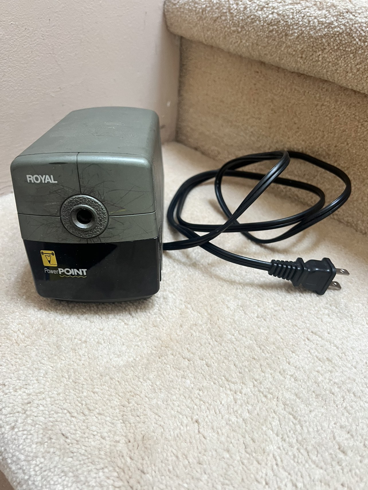 Electric pencil sharpener thumbnail